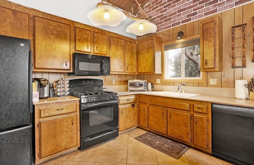 Whispering Forest Cabin | Antelope Views Big Bear~Pool Table~Relaxing Retreat