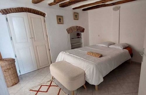 Bastia Apartment | Charmant T2 Vue Mer - Centre Ville de Bastia - Quartier Animé