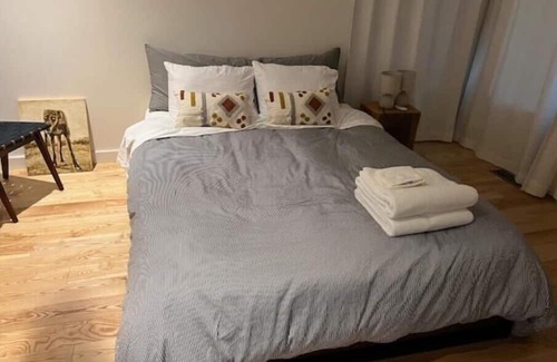 Southampton House | A Wave From it All