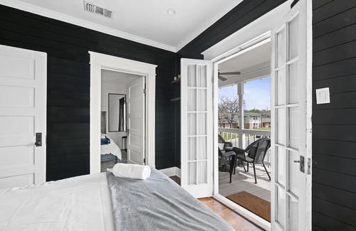 Near East Side House | Minutes Away from Riverwalk & Alamo! Beautiful Home w/ Hot Tub & Fire Pit