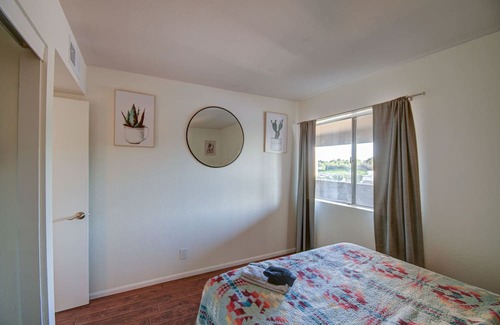 Pleasant Valley Estates Condo | Cholla Cove 2 BR Gem - Paradise Valley Golfer's Oasis