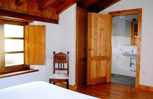 Bobia de Abajo House | Holiday Home 'La Corte Del Rondiellu 2' with Mountain View, Private Terrace and Wi-Fi