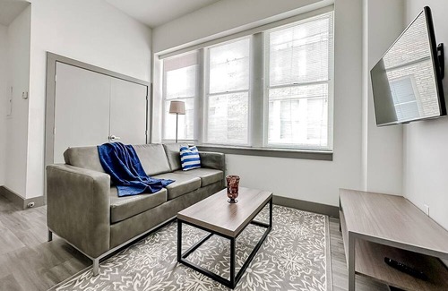 Springfield Apartment | Sleepover: Unforgettable 1BD/1BA- Downtown Springfield