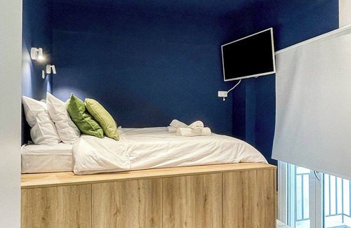 Piraeus Cottage | Cozy apartment for a Duo next to Metro and Port.