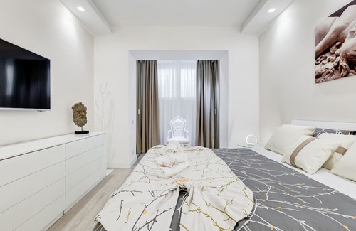 Testaccio Apartment | BMGA | The White Crown Apt in Testaccio