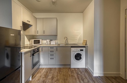 Southport Apartment | Renaissance 8: 1 BR in Southport's Premier Block