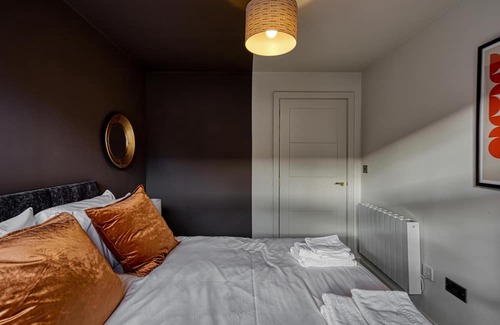 Southport Apartment | Renaissance 7: 1 BR in Southport's Premier Block