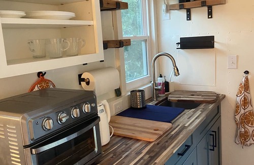 Cottage Grove Apartment | Lake house Tiny