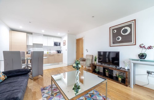 Vauxhall Apartment | St Georges Terrace
