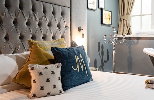 Rusholme House | heart of Manchester close to city centre great transport links