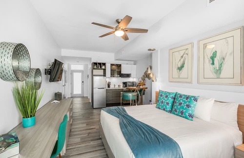 Merritt Island Condo | Portside Suite Summar