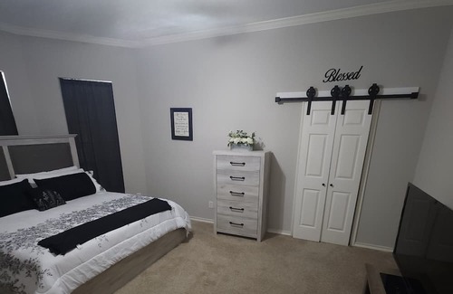 Deer Park House | Workers welcome! Central to Houston and Galveston. Close to NASA and the plants