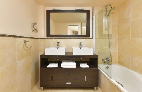 Torrox Costa Apartment | Lovely apartment for 6 people with WIFI, pool, A/C, TV, terrace, pets allowed and parking