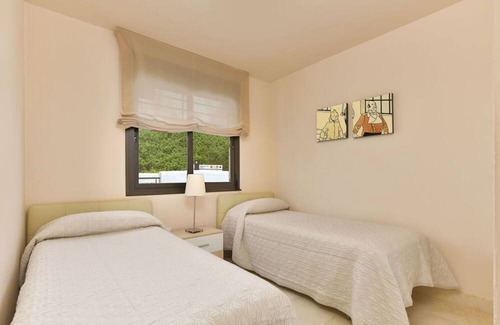 Torrox Costa Apartment | Lovely apartment for 6 people with WIFI, pool, A/C, TV, terrace, pets allowed and parking