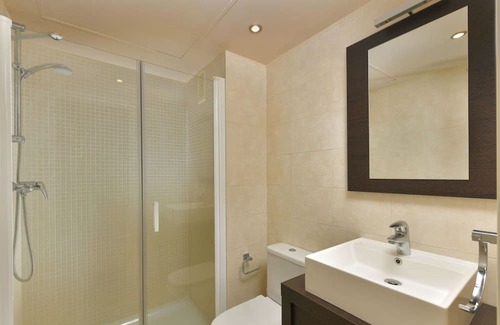 Torrox Costa Apartment | Lovely apartment for 6 people with WIFI, pool, A/C, TV, terrace, pets allowed and parking