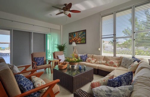 Ixil House | Tranquil Beach Escape, Pool, BBQ, Smart TVs