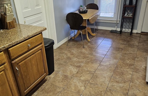 John Ball Park Apartment | Cozy comfy den near downtown