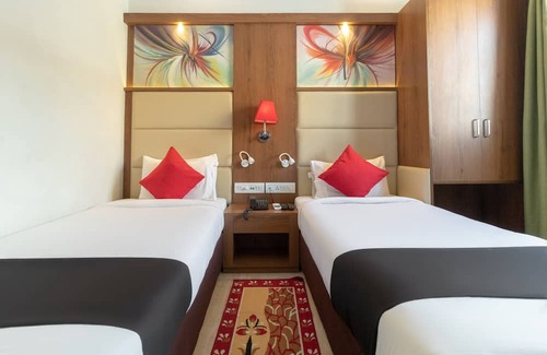 Sector V Hotel | Super OYO Collection O Revaa