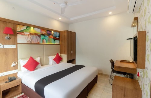 Sector V Hotel | Super OYO Collection O Revaa