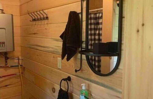 Palmyra Cabin | Simple cabin with ample parking
