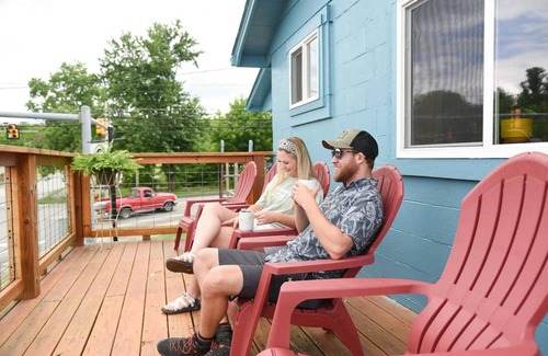 Tracy City House | Goat Pen Hostel - the Cove