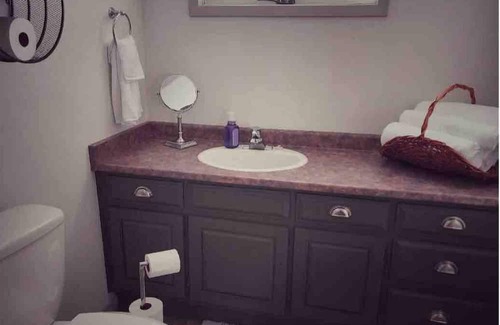 Tillsonburg Apartment | Generational Delight!!