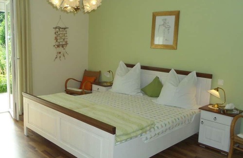 Bergen House | Bettis Bungalow
