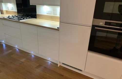 South Ockendon House | Brand New Entire 4 Bed House/Multiple Parking