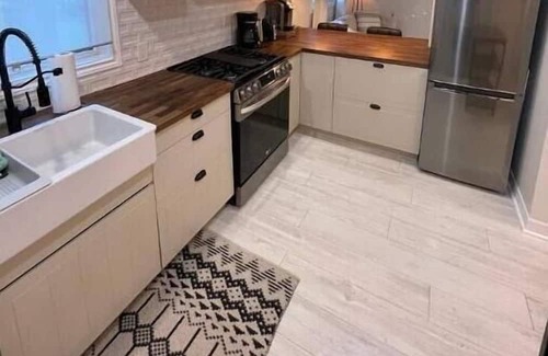 Pefferlaw Cottage | Cozy Modern Cottage Steps From The Wate