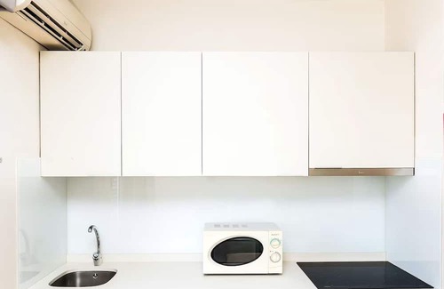 Figueiral House | Enjoy a Hassle-Free Stay! 1BR Apartment with Kitchenette, 2 Outdoor Pools!