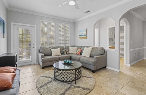 University Heights Condo | Luxury 3 BR Condo next to Shands/ UF/ Sorority Row