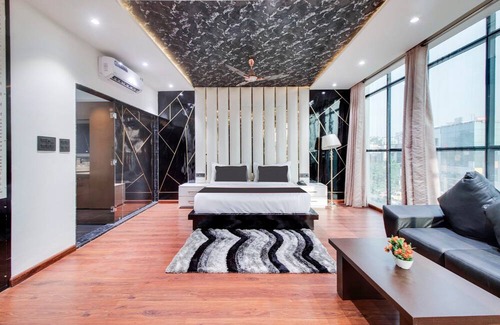 Bareilly Hotel | Collection O Hotel Amber Heights
