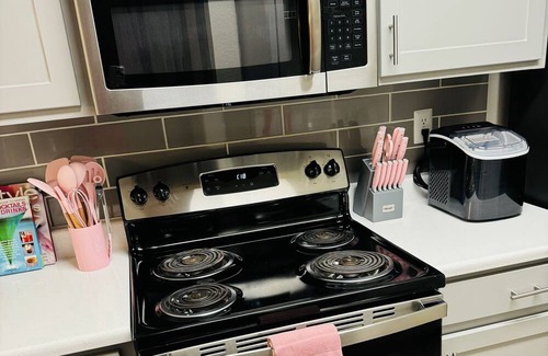 Paradise Apartment | GNO House/9 mins to Strip/Complementary Champagne