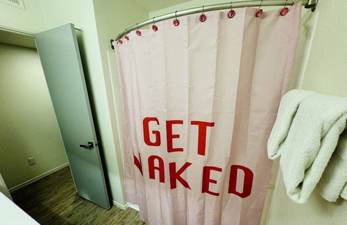 Paradise Apartment | GNO House/9 mins to Strip/Complementary Champagne