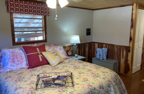 Mountain View Cottage | Mountain Top Bungalow