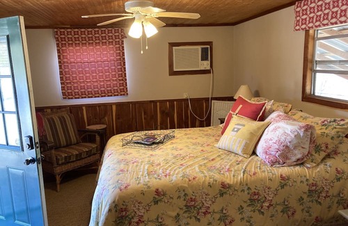 Mountain View Cottage | Mountain Top Bungalow