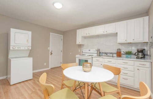 West Central Apartment | Sleepover: Endearing 1BD/1BA Downtown Springfield