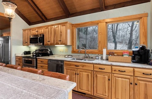Treeloft House | Bear Necessities with Wintergreen Advantage