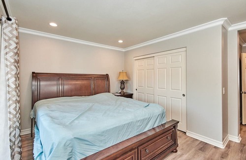 Bonita Villa | Koi Pond Oasis Luxurious Mansion King Suites In Gated community