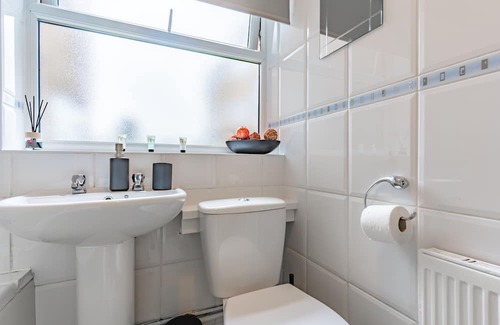 Little Hay Apartment | NEC bliss Suite near Birmingham Airport and resort world arena|HS2 Contractors