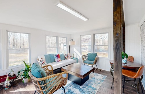 Converse House | Renovated Upcountry home with sun room, fireplace, & central AC - dog-friendly