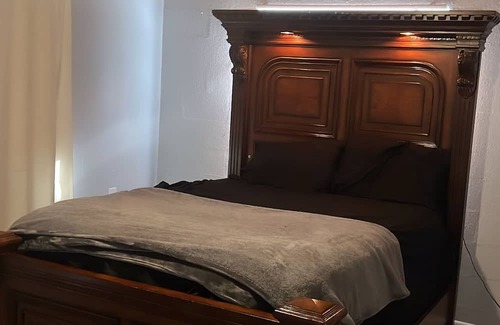 Lake Alfred House | Charming 2-bedroom house with WiFi and AC in welcoming Lake Alfred.