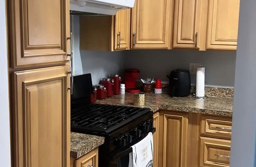 Lake Alfred House | Charming 2-bedroom house with WiFi and AC in welcoming Lake Alfred.