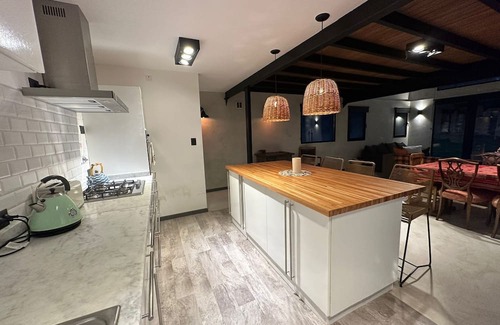 San Carlos de Bariloche Ski Chalet | MODERNA CASA DE MONTAÑA EN BARRIO RESIDENCIAL MUY CERCA DEL CENTRO DE LA CIUIDAD
