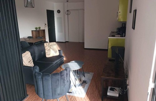 Aiguerelles Apartment | Cosy flat close to the beaches and city centre