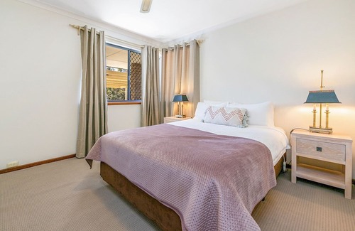 Booragoon Villa | Layman Park Villa *Garden City*2BR