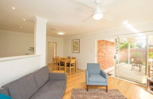 Mount Pleasant House | Relaxing Villa Retreat*Canning River*Family Friendly*