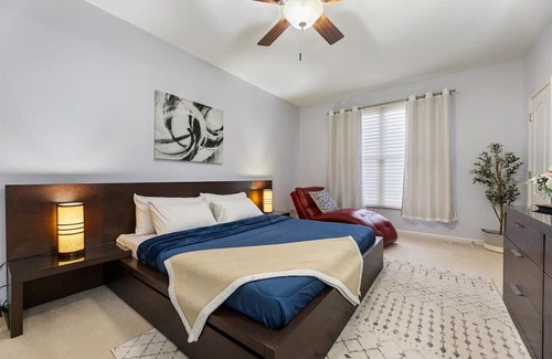 Bellevue House | Cozy 1-bedroom- SHARED in the house in peaceful Bellevue
