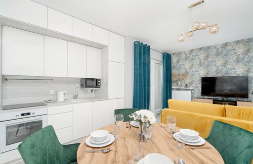 Nowe Miasto Apartment | Apartment With Desk in Poznan by Renters