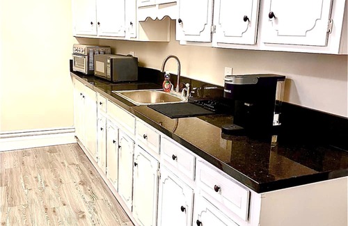 Olde Town Augusta Apartment | Cozy, safe, pet friendly downtown loft with outdoor lounge area